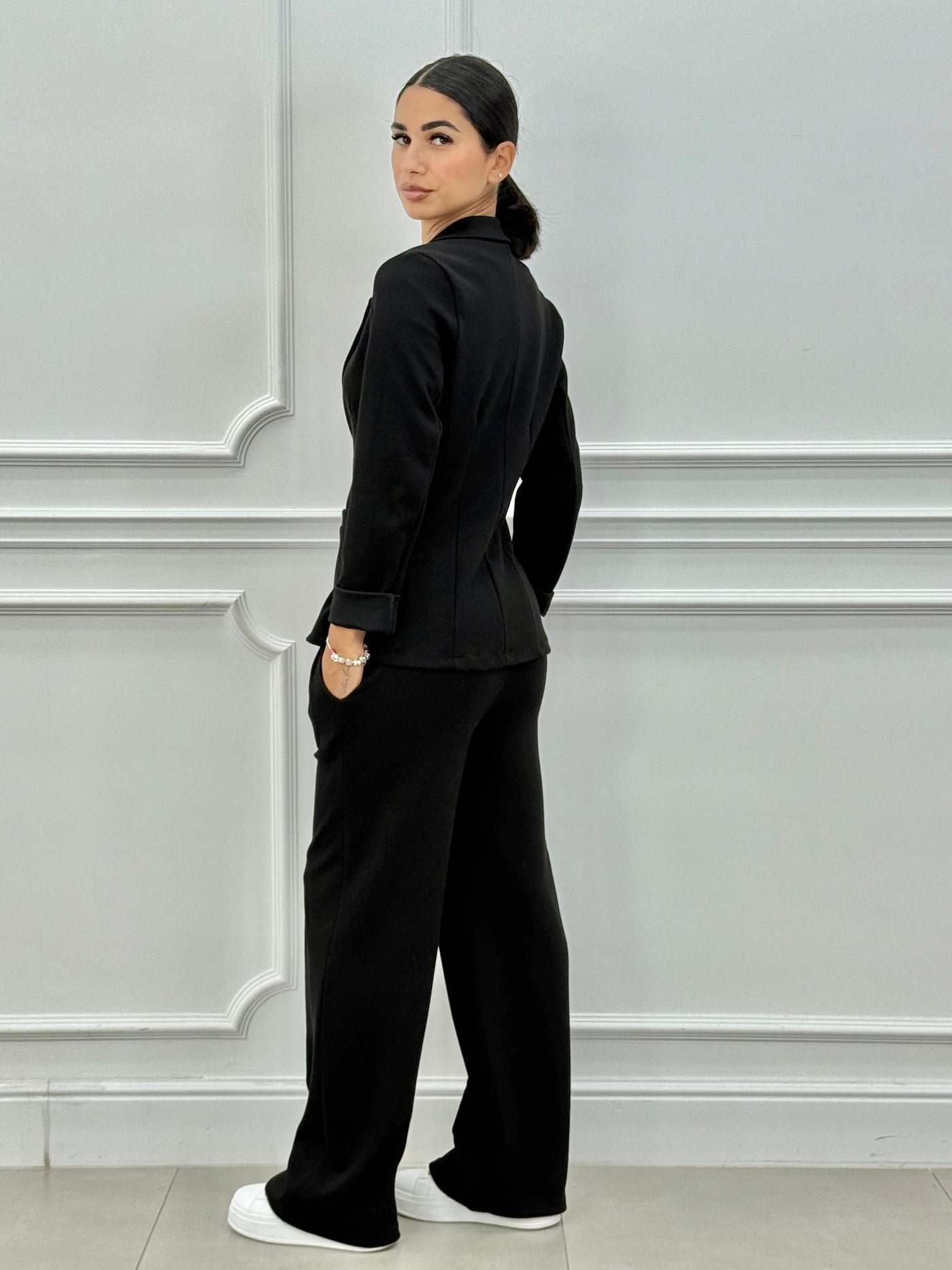 Sofia – Tweedelig pak met blazer en lange broek