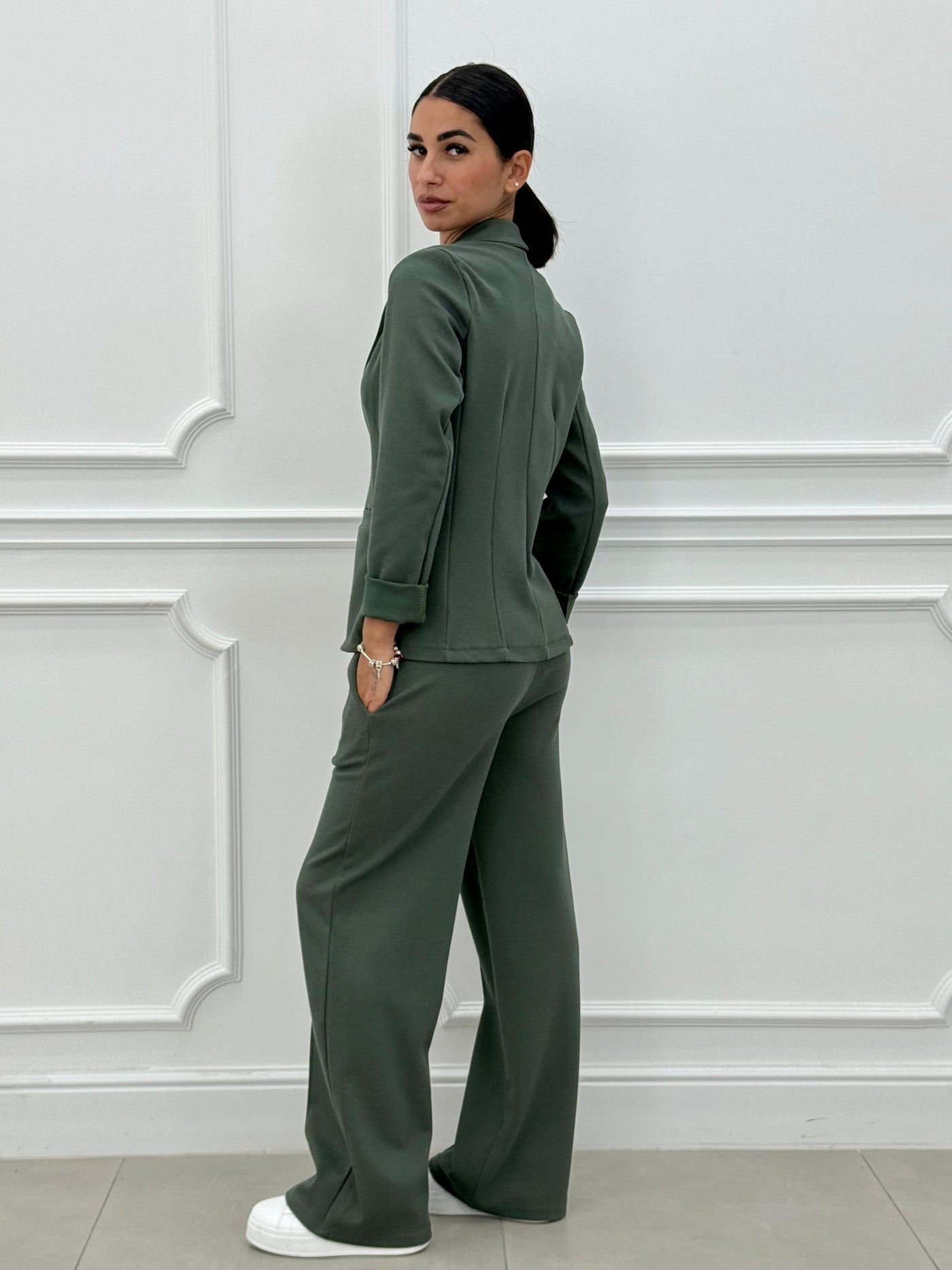 Sofia – Tweedelig pak met blazer en lange broek
