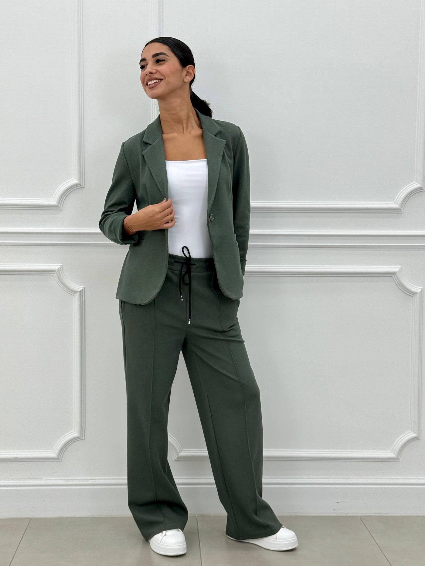 Sofia – Tweedelig pak met blazer en lange broek
