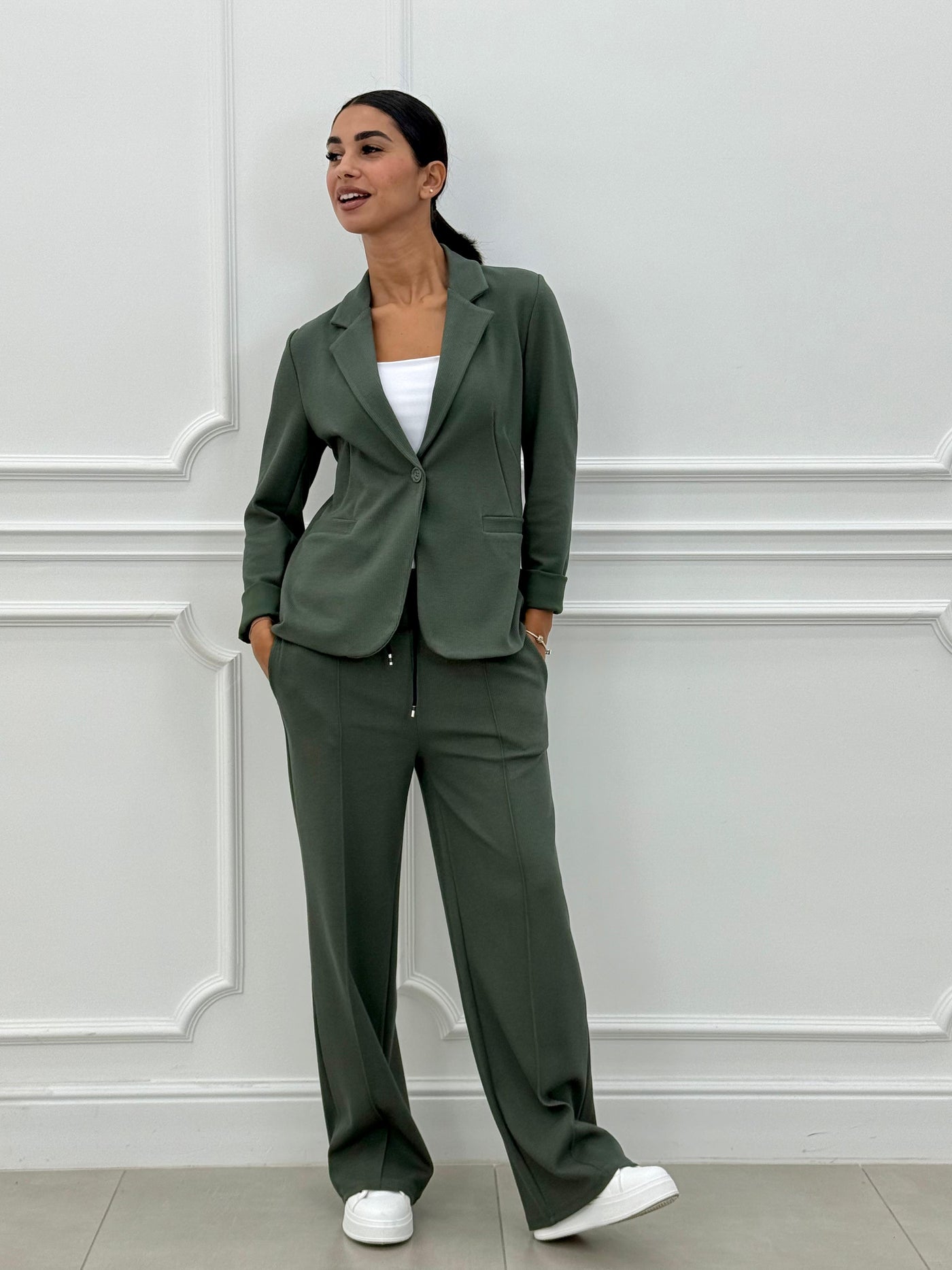 Sofia – Tweedelig pak met blazer en lange broek